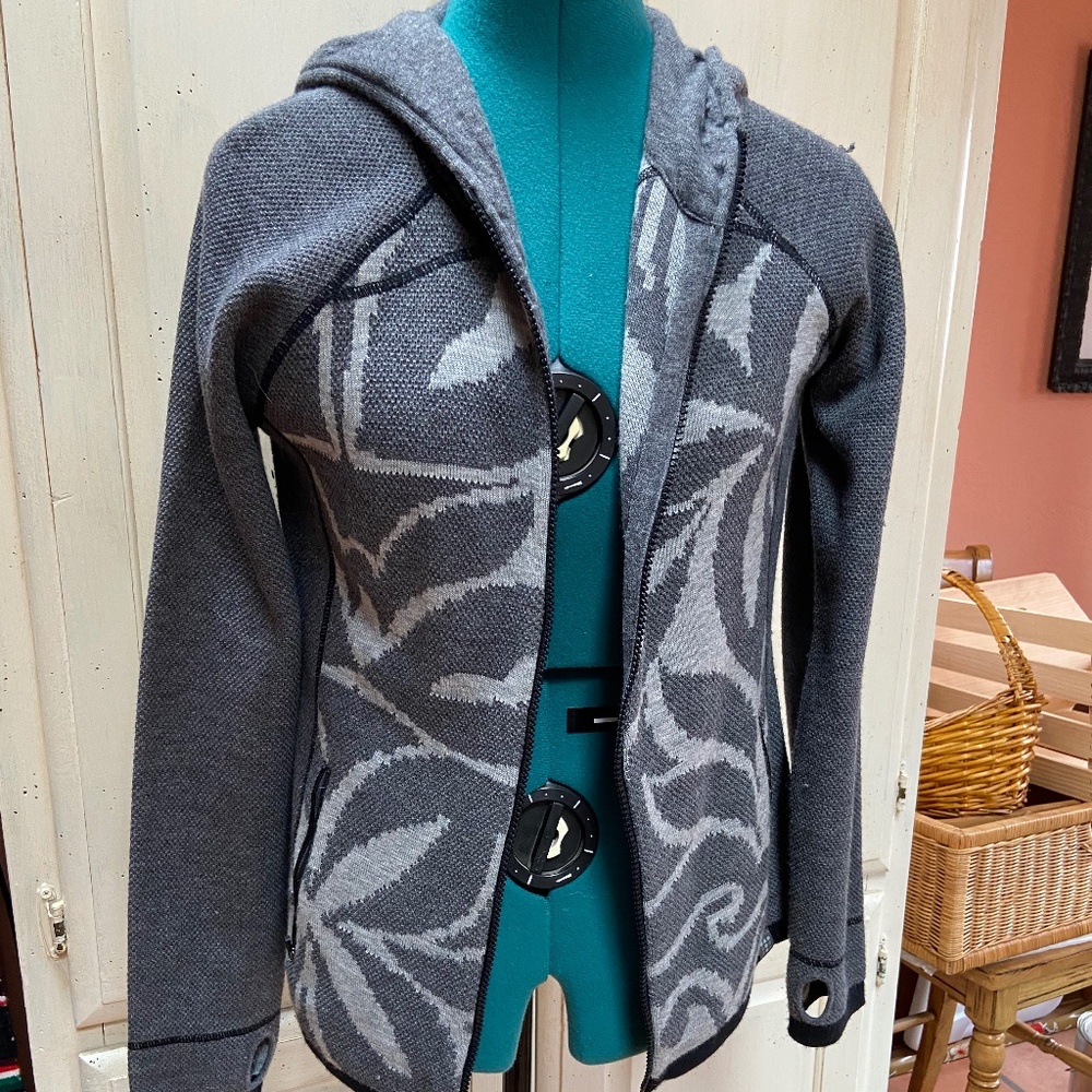 Title Nine Zippered Sweater/Jacket